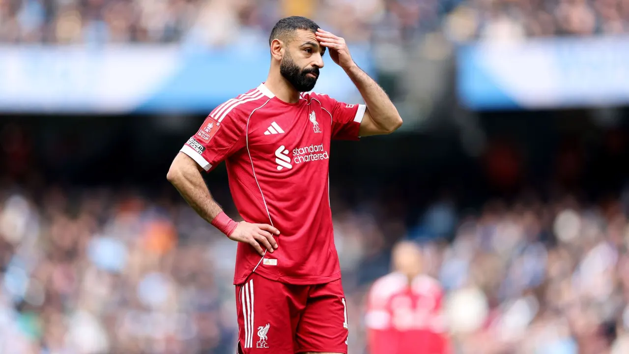 كابوس الموسم الأخير.. نجم السيتي يطيح بأحلام صلاح